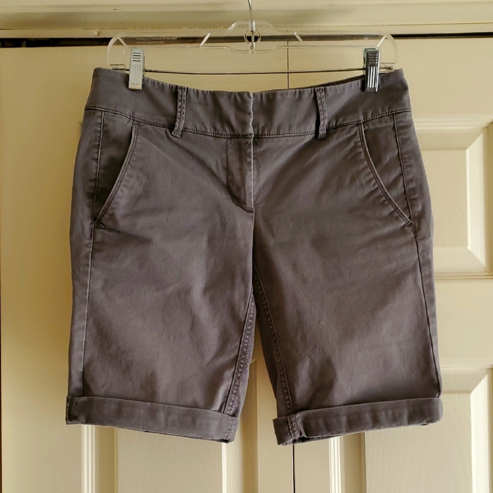 LOFT Gray Women's Shorts sz. 2